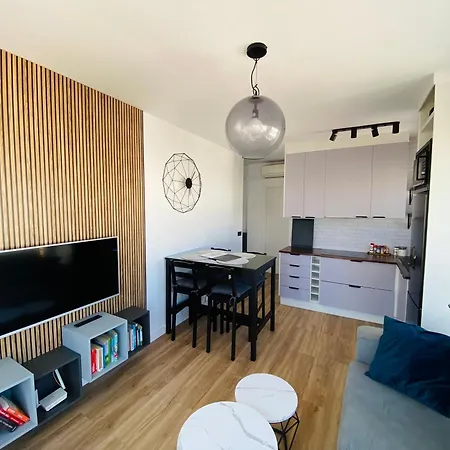 Duplex With Private Rooftop And Views Апартаменты *